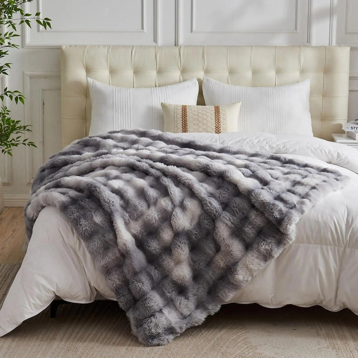 Velmesta Faux Rabbit Fur Throw Blanket view 6