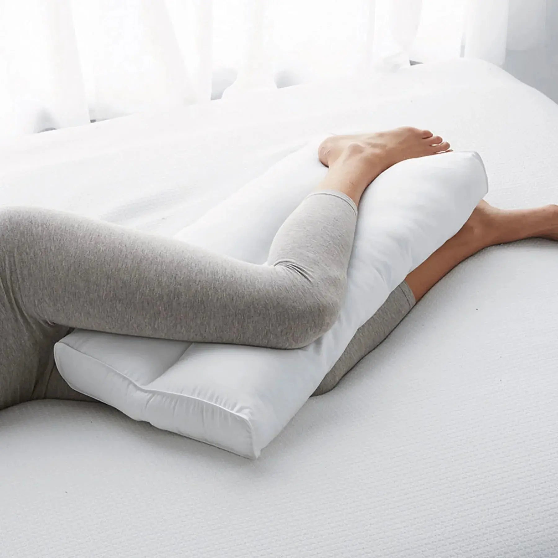 Velmesta Down-Alternative Knee Support Cushion