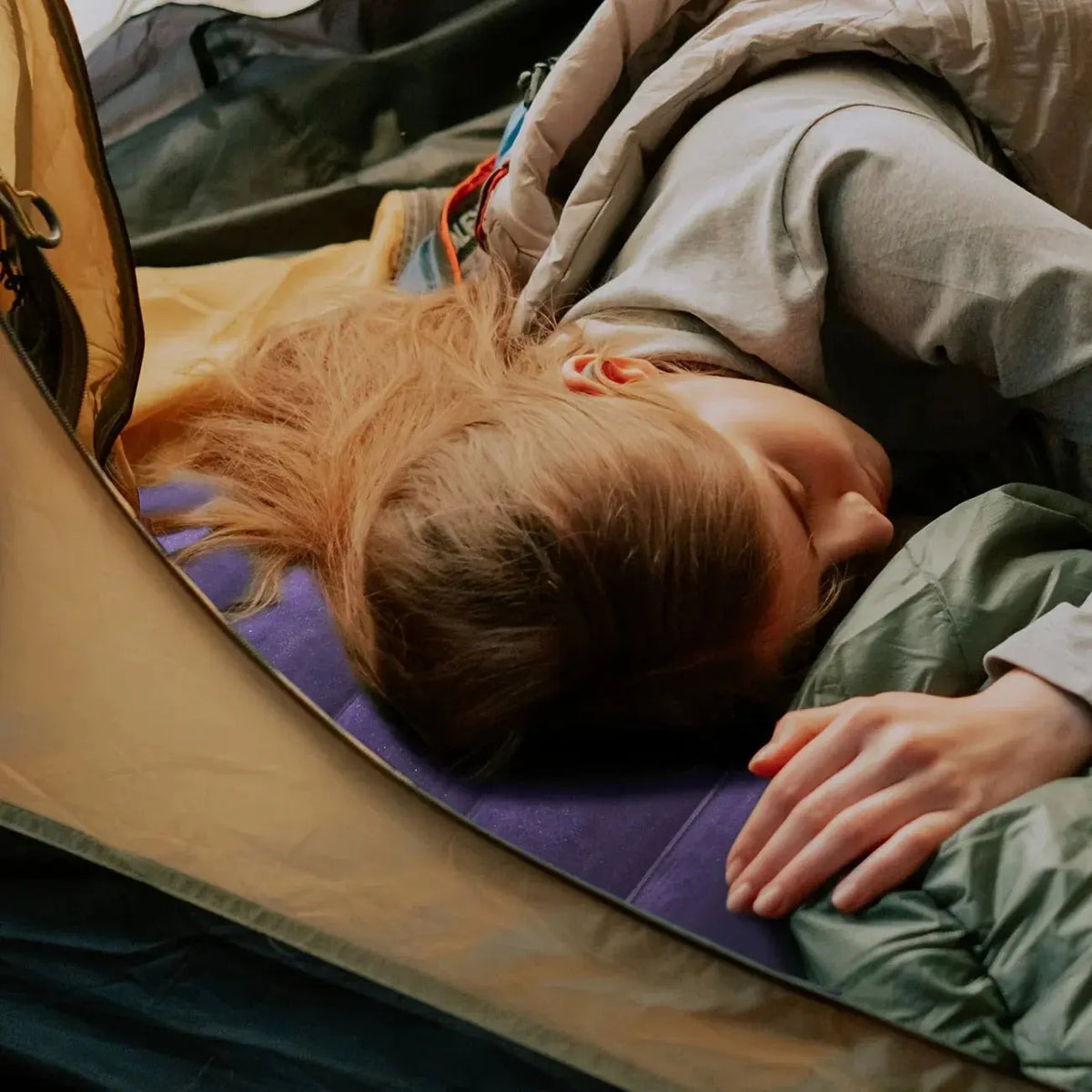 Velmesta Compact Inflatable Travel Pillow