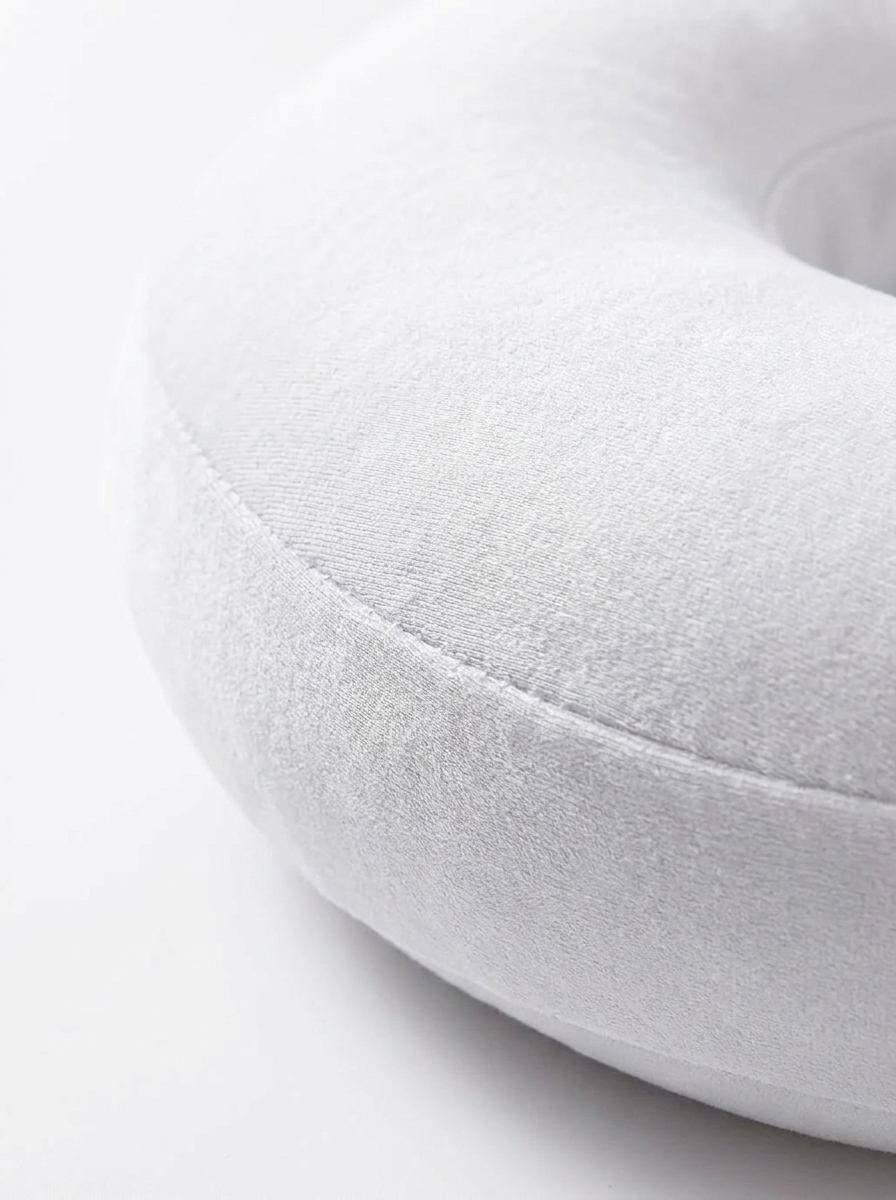 Velmesta Dual-Sided Face-Down Pillow - Foam that keeps its contour