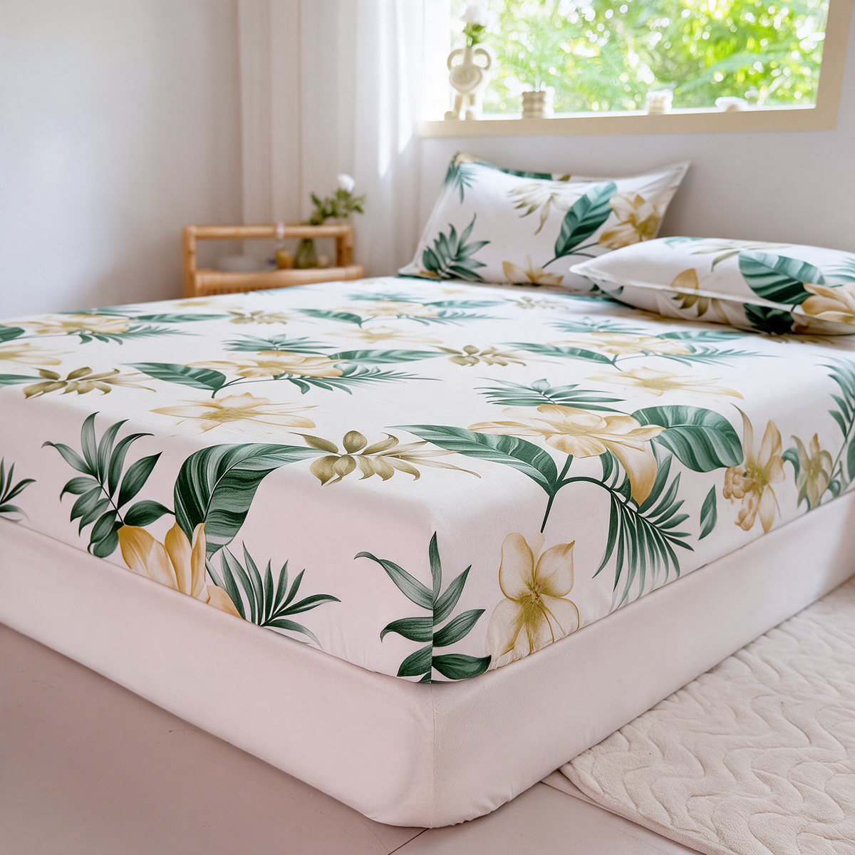 Tropical leaf and yellow flower print fitted sheet set
