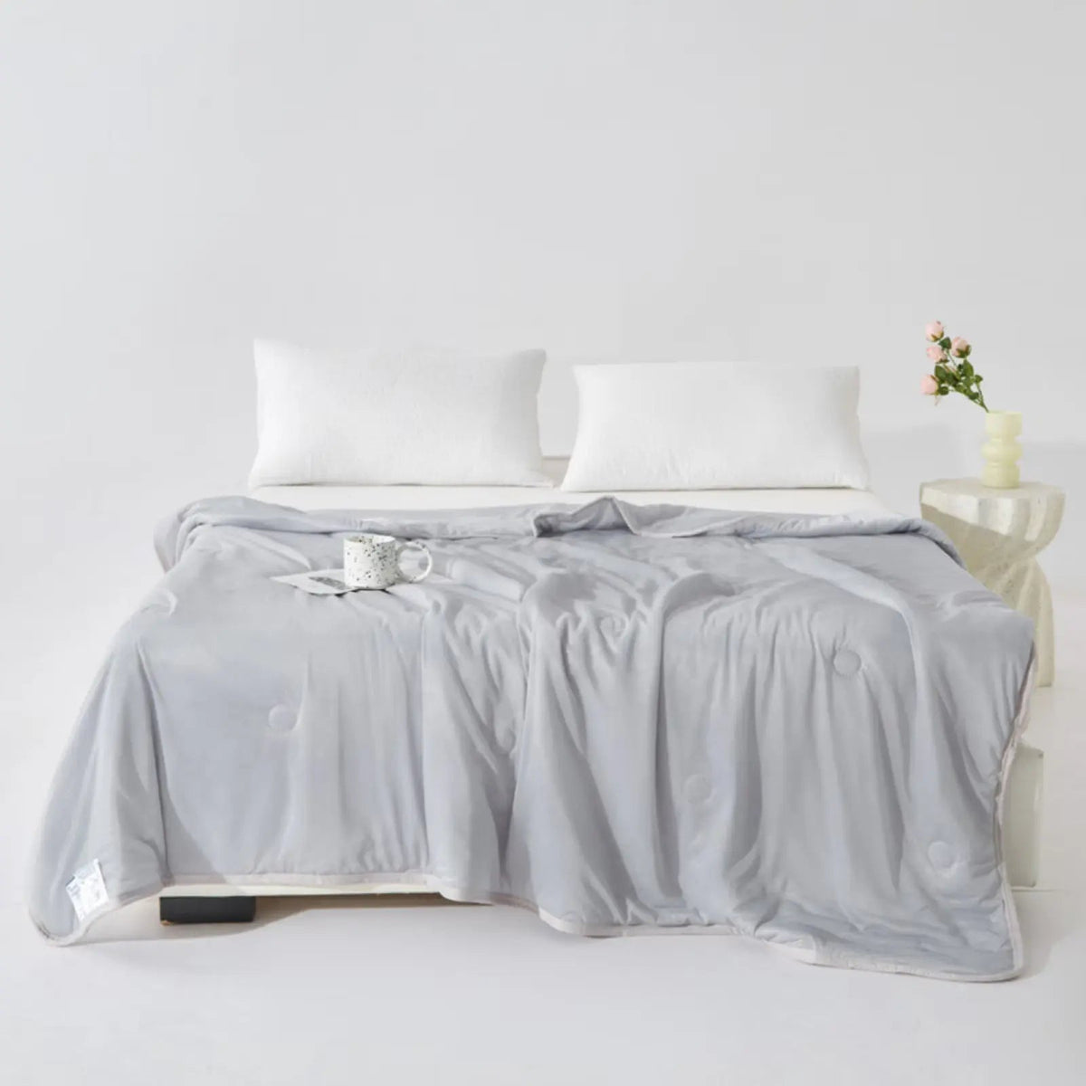 Velmesta Featherlight Summer Lightweight Comforter