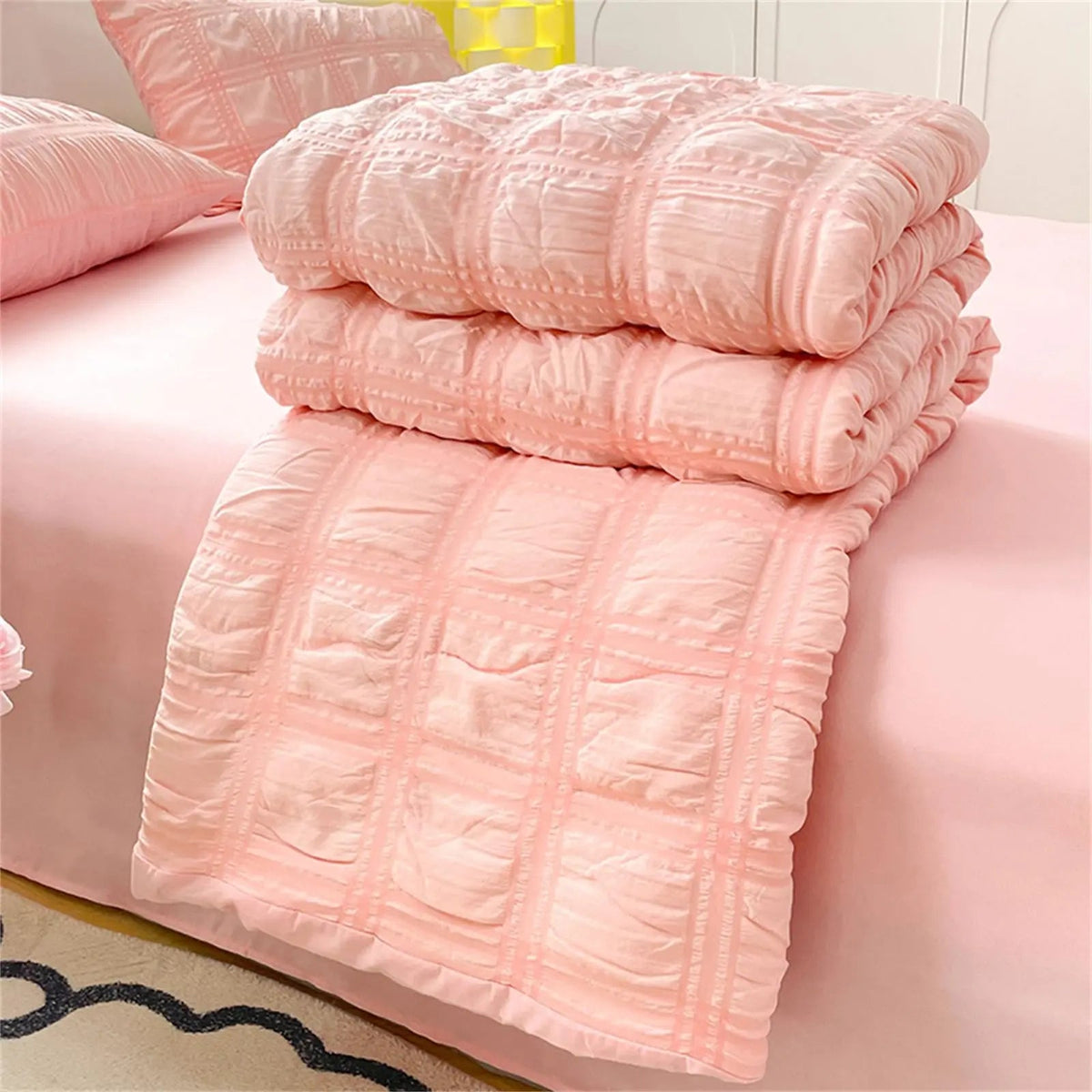 Velmesta Breathable Seersucker Quilt